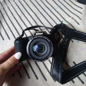 Nikon Coolpix L340 20.2 MPs & Camera Bag